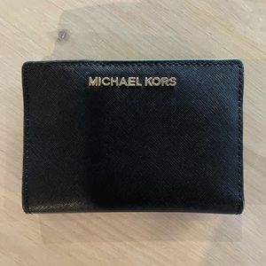 Michael Kors Carryall 2 in 1 Wallet With Card Case